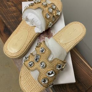 Jessica Simpson size 6